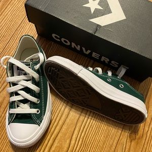 Midnight Clover Chuck